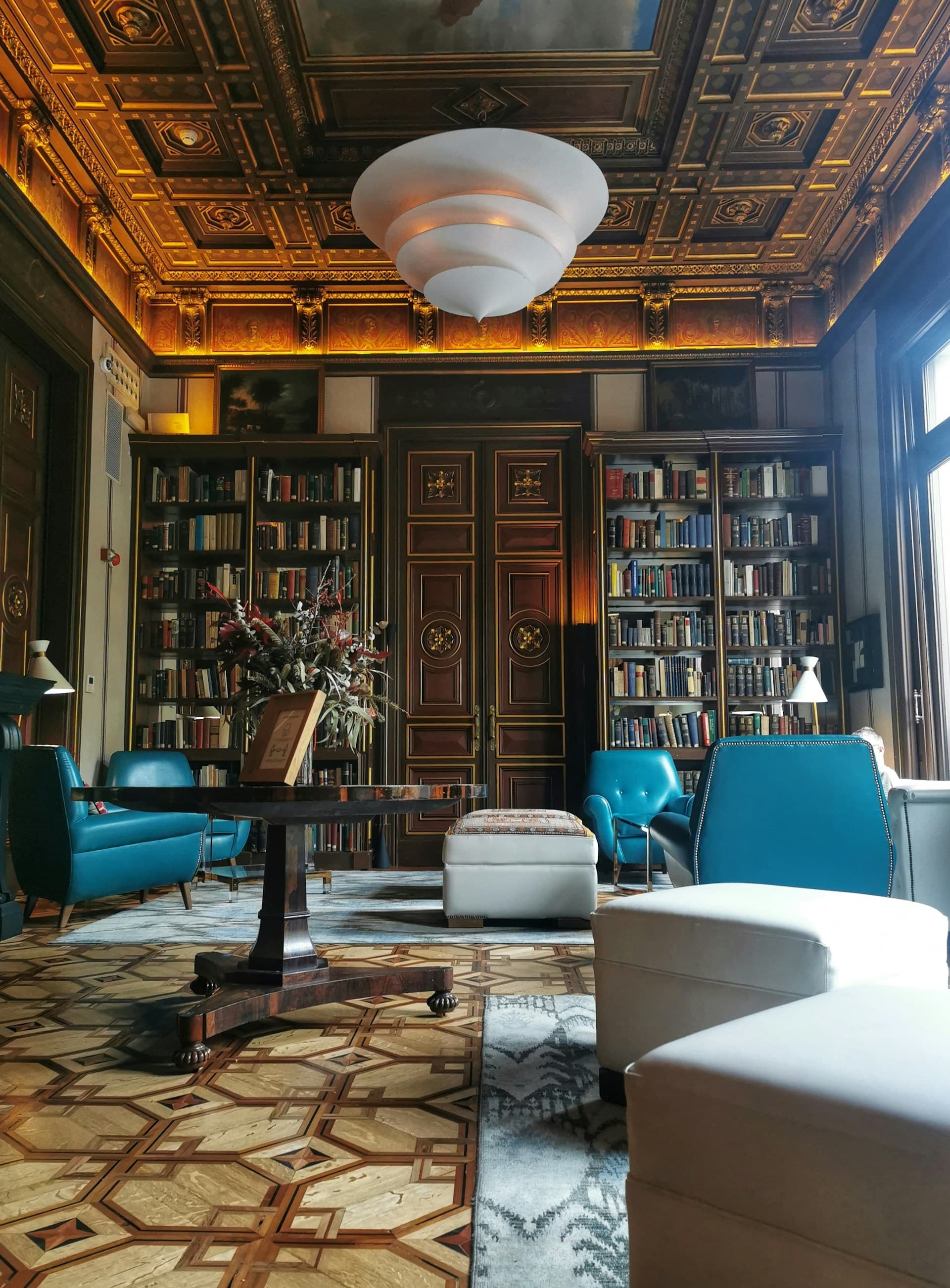 Cover image for 5 Fiction Masterpieces for Strategists: The Executive Reading List